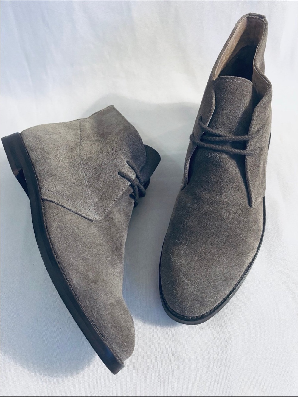 JOHNSTON & MURPHY Suede Chukka Boots